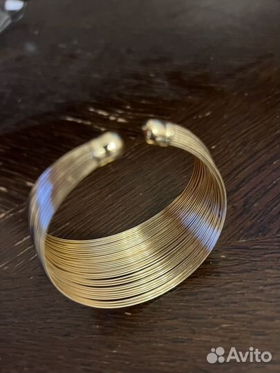 Браслет золотого цвета