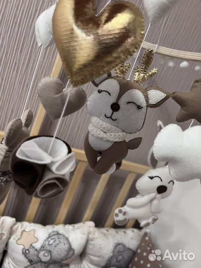 Мобиль в кроватку из фетра