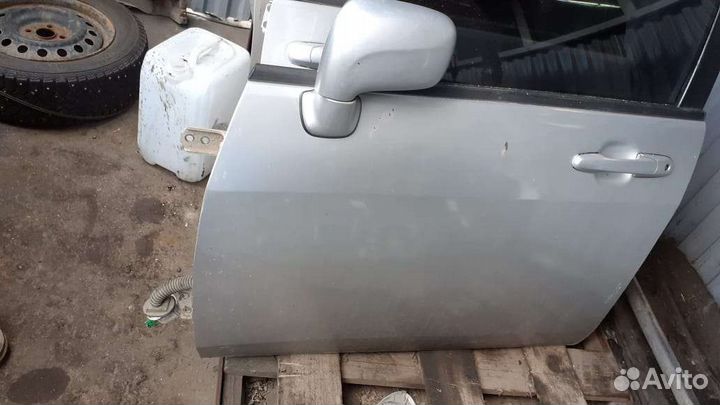 Дверь передняя левая Suzuki liana 2001 2007