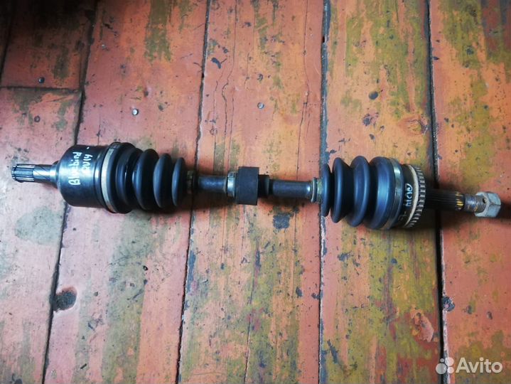 Привод передний левый Nissan Bluebird QU14