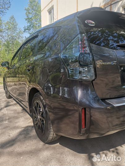Toyota Prius Alpha 1.8 CVT, 2012, 153 000 км