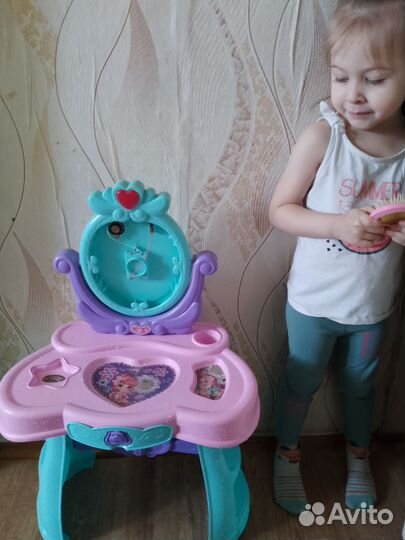 Туалетный столик для девочки