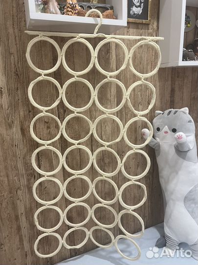 Вешалка для шарфов и ремней