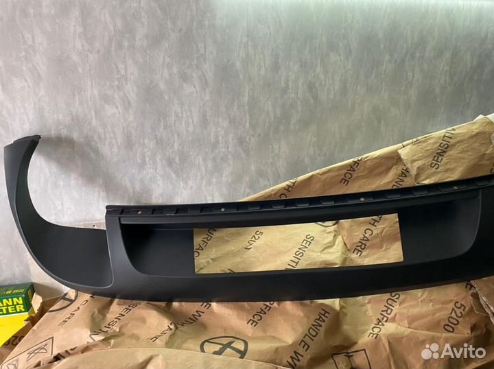 Спойлер заднего бампера на VW Tuareg 2010-2014