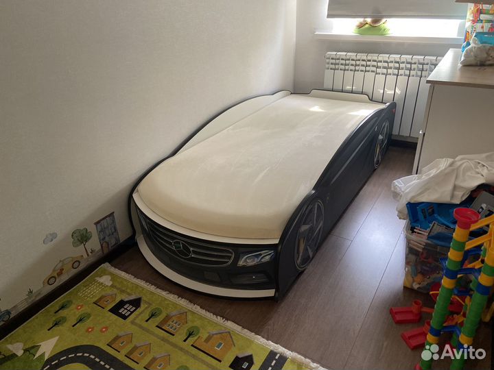 Детская кровать машинка с матрасом