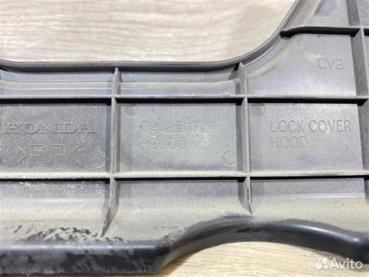 Накладка замка капота Honda Accord 8 универсал