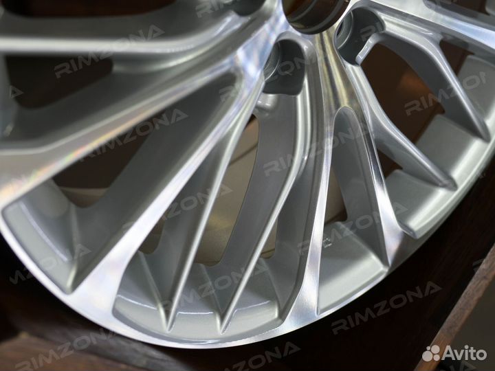 Литые диски Camry R18 на Toyota. Арт2265