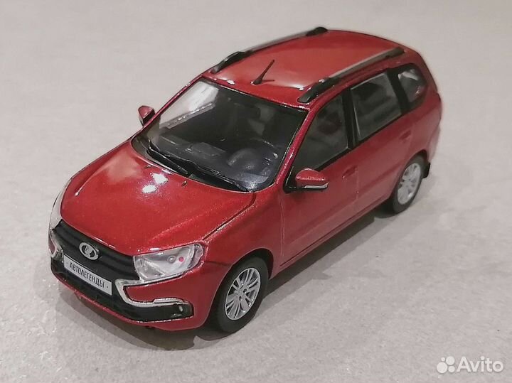 1/43 LADA Granta 2 SW Автолегенды №24