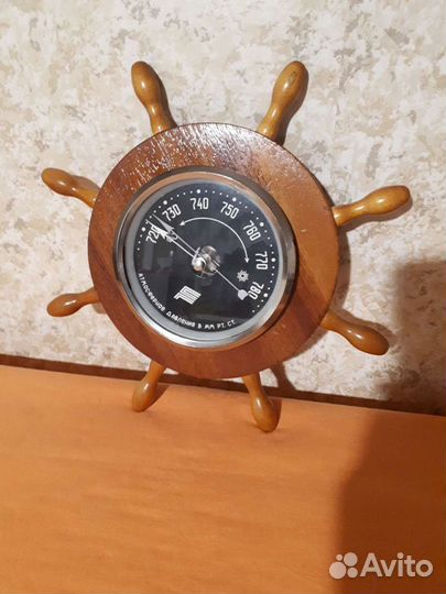 Барометр. Танковые часы СССР1958 год