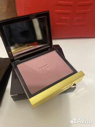 Tom ford румяна gratuitous 07