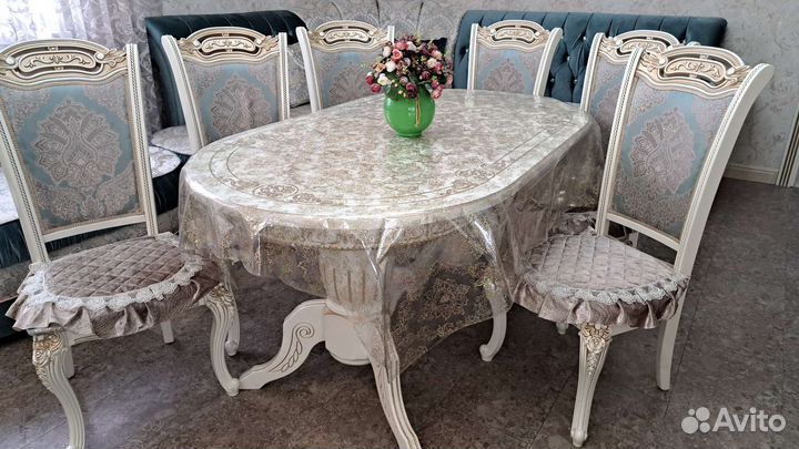 Кухонный стол и стулья комплект. Р