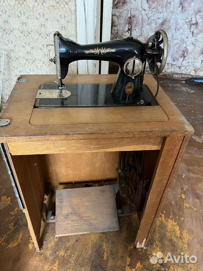 Швейная машина Подольск ножная СССР