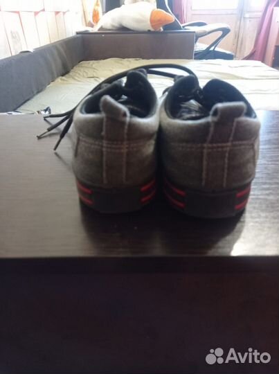 Кроссовки капика 36
