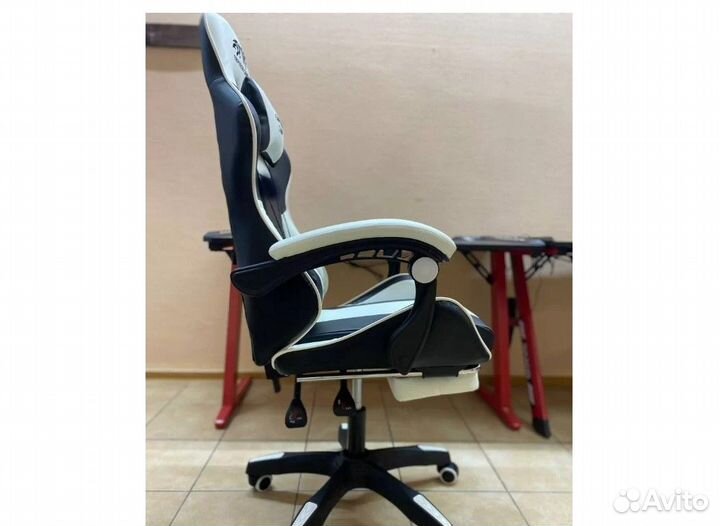 Игровое компьютерное кресло