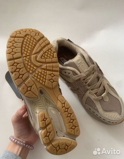 Кроссовки New Balance 1906R Beige