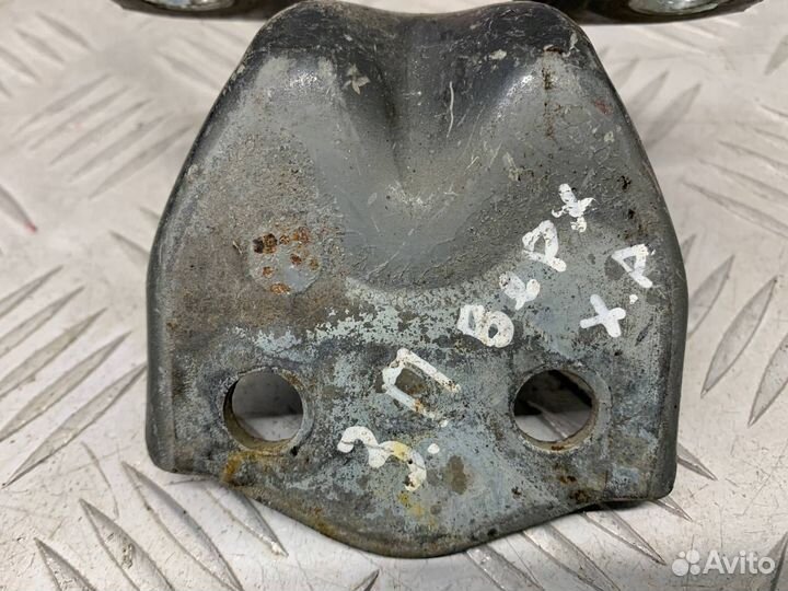 Б/У петля двери задний правый Hyundai Accent LC