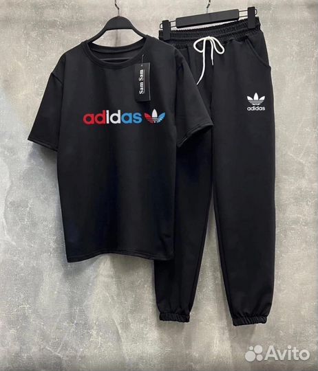 Костюм женский спортивный