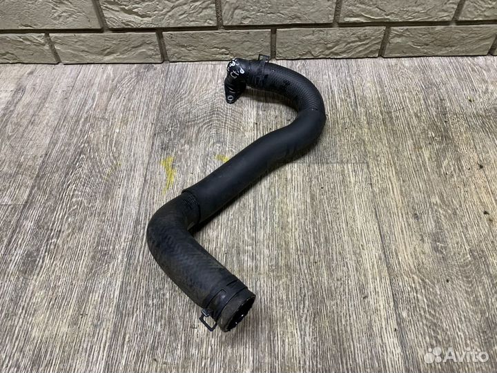 Mitsubishi Pajero Патрубок радиатора 2.5л TDI 4D56