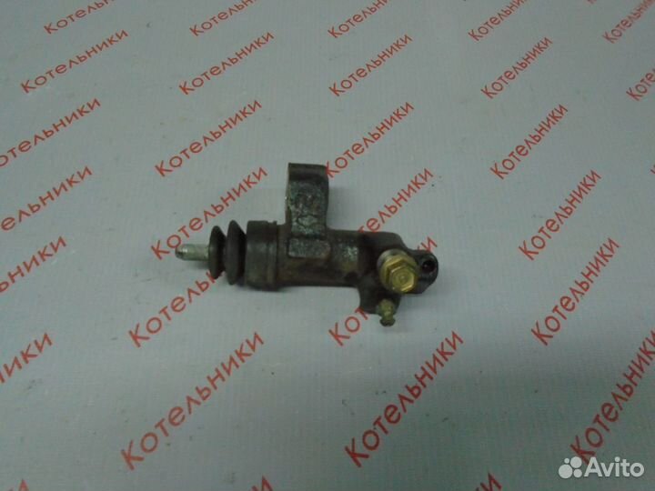 Nissan 30620-2J063 Цилиндр сцепления рабочий