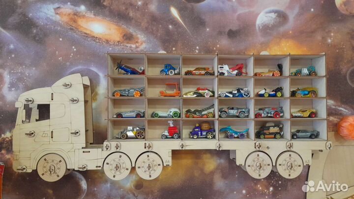 Полка для моделей 1/64 Hot Wheels