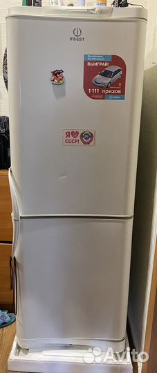 Холодильник Indesit