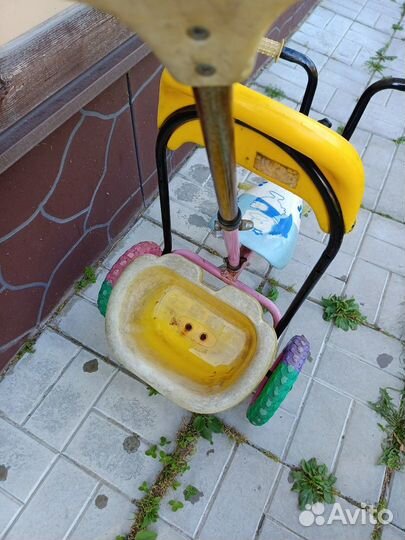 Детский велосипед с ручкой