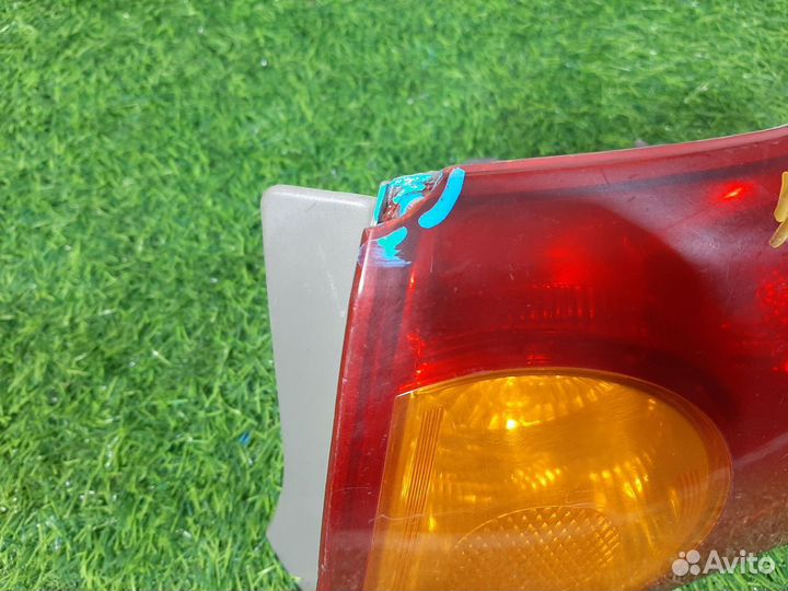 Фонарь правый на Toyota Corolla E150