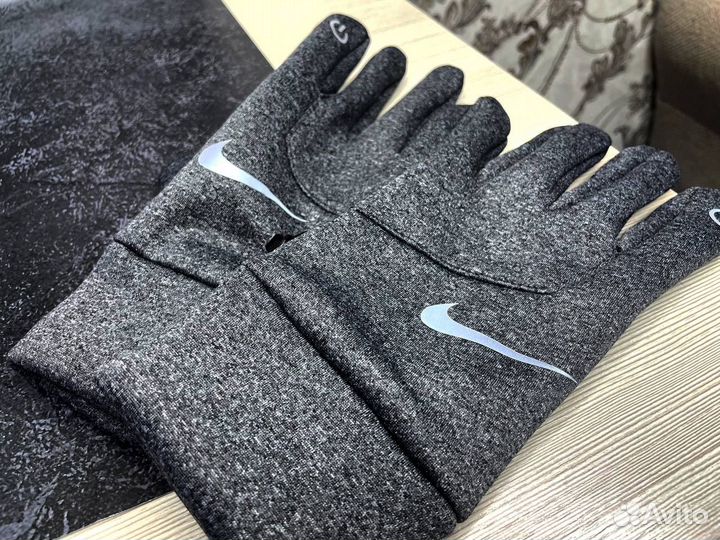 Перчатки Nike
