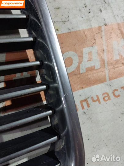 Решетка радиатора левая BMW 5 F10 (2009 - 2017)