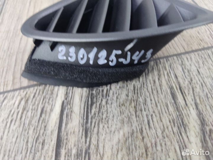 Дефлектор воздушный левый Accent