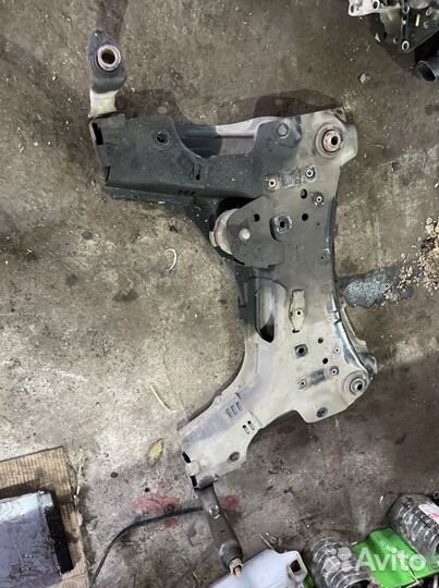 Подрамник передний Renault Megane 3 меган