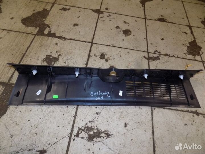 Обшивка багажника Outlander (GF) 2012