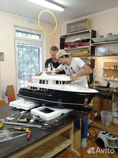 Модель яхты Bandido 90