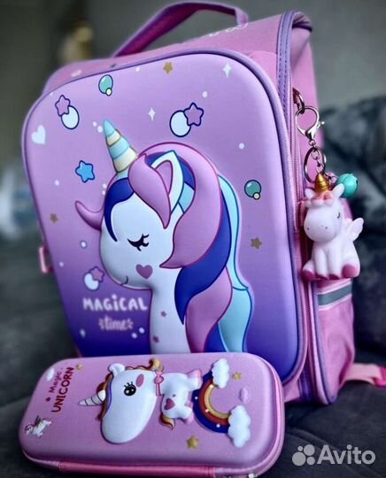 Рюкзак школьный новый с пеналом и брелком