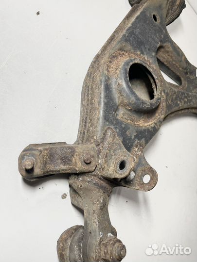 Рычаг передний левый Mercedes W202