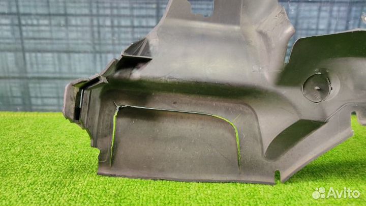 Диффузор радиатора правый Bmw X5 E53 M54 2001