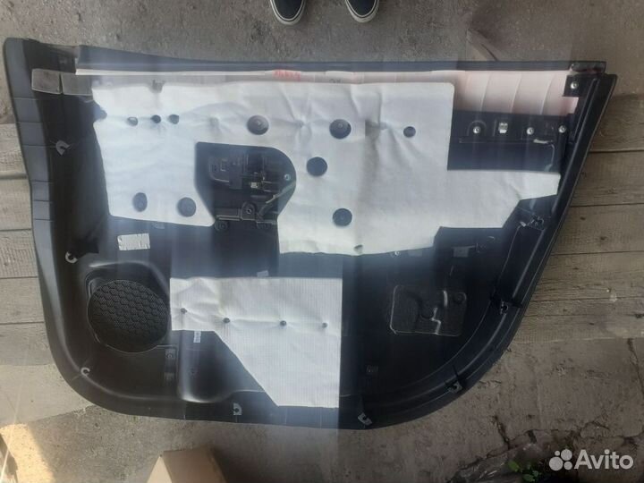 Обивка двери передней левой Mitsubishi Outlander