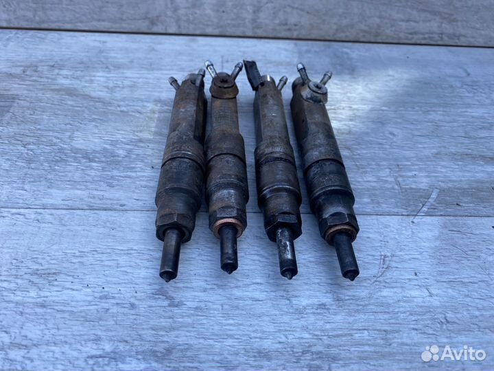 Топливные форсунки Audi A6 C4 2.5 Tdi
