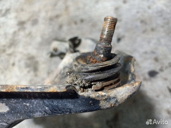 Рычаг задний правый Chevrolet Epica V250