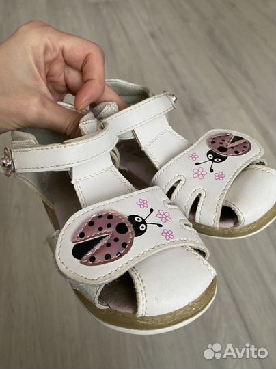 Сандали для девочки 26-27