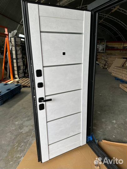 Дверь входная металлическая