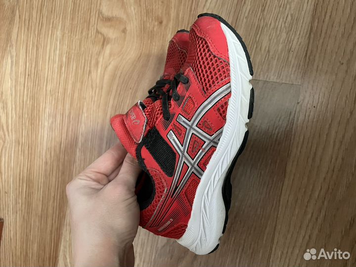 Кроссовки для девочки