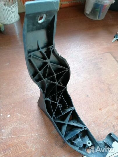 Кронштейн переднего бампера audi a4, В7