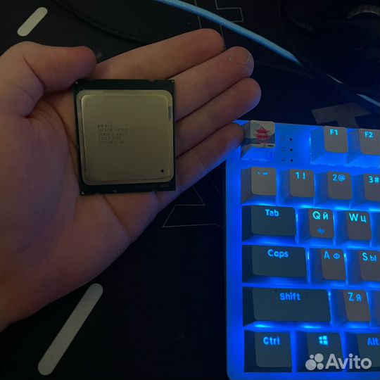 Процессор Intel Xeon E5 2689