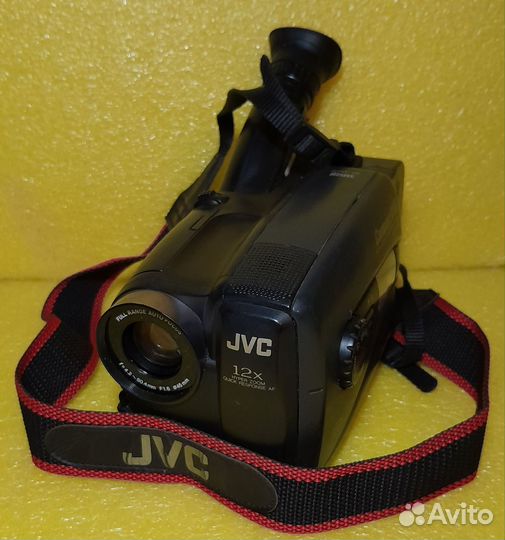 Кассетная видеокамера JVC