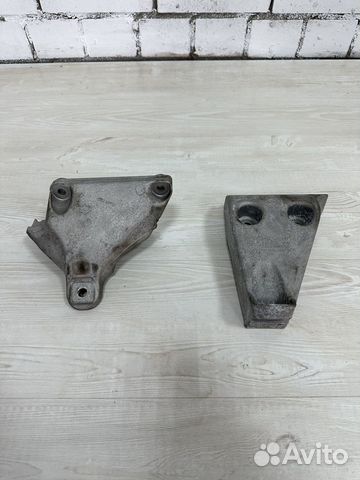 Несущий кронштейн двигателя левый правый N20B20