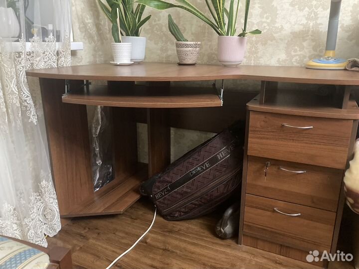 Компьютерный стол