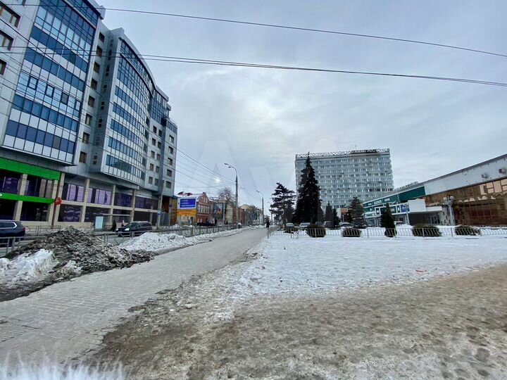 Современный офис в стиле лофт на набережной