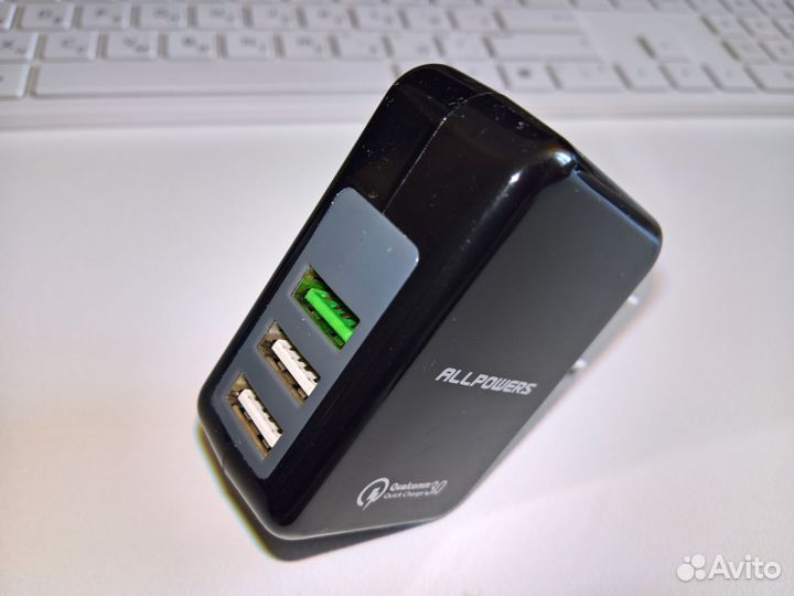 Зарядное устройство с поддержкой QC3.0