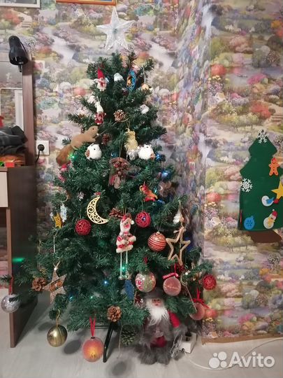 Елка искусственная с шишками